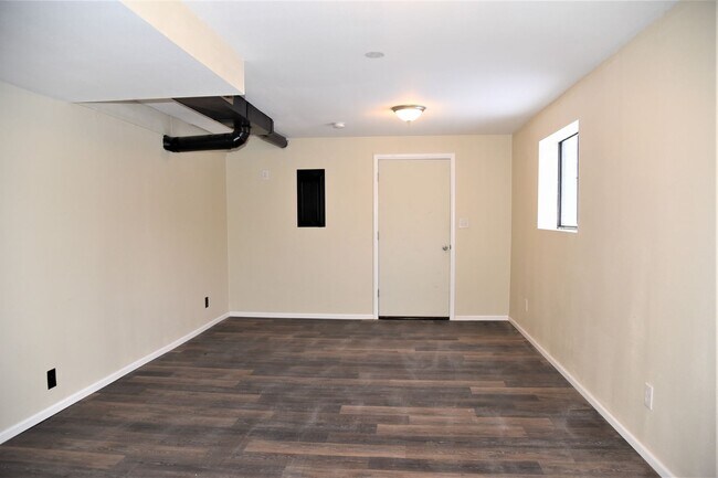 Building Photo - 226 Waverly Ave