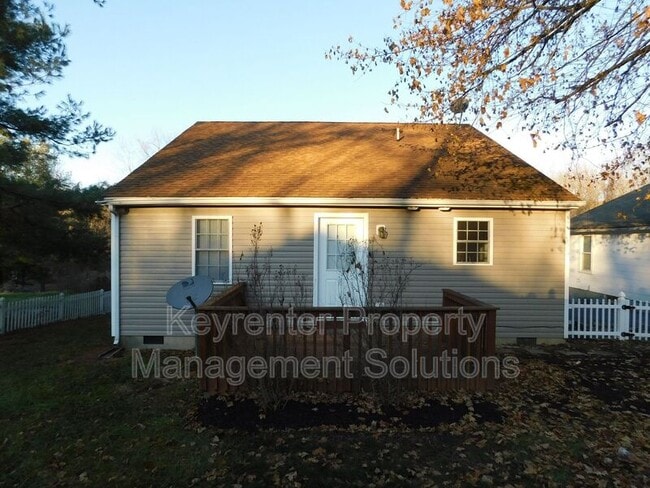 Building Photo - 1050 B St