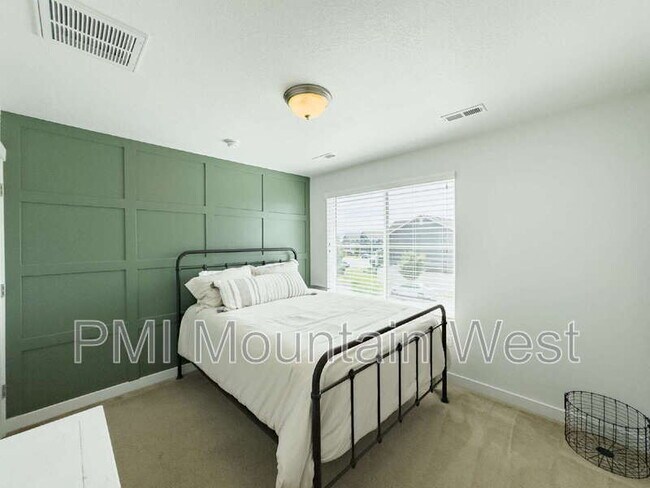 Building Photo - 3565 Water Lilly Ln