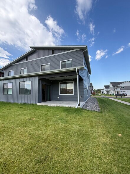 Building Photo - 986 Cassandra Ln