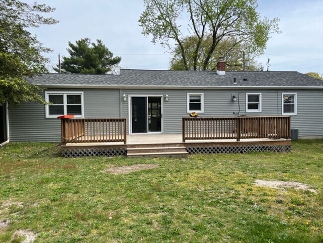 Building Photo - 3 bedroom 2 bath house Rent  -----------Linwood  $2500