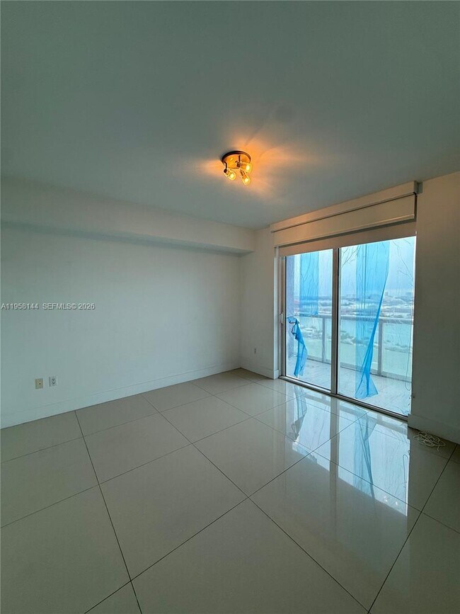 Building Photo - 50 Biscayne Blvd