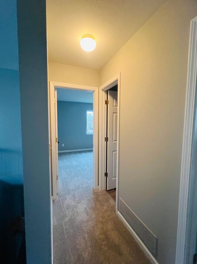 Building Photo - -$350.00 off  FIRST FULL MONTH'S RENT w/ 1...