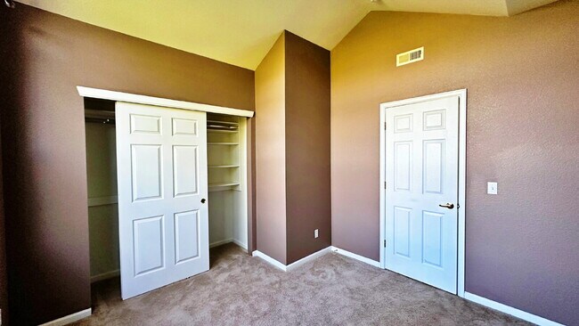 Building Photo - 2856 W Centennial Dr