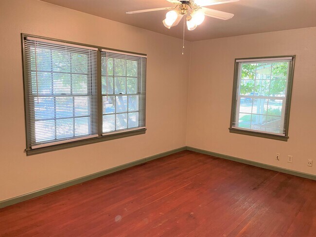 Building Photo - 337 W 1st Ave