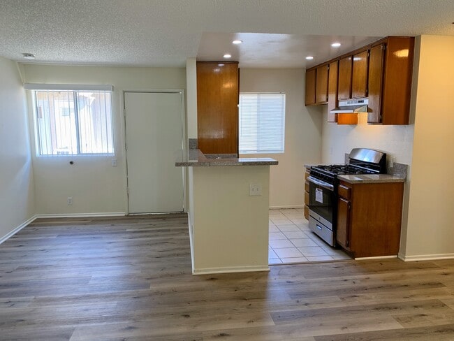 Building Photo - 1101 E South St