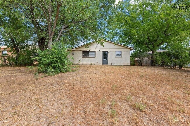 Building Photo - 1628 Parkdale Dr