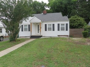 Building Photo - 815 Floral Ave