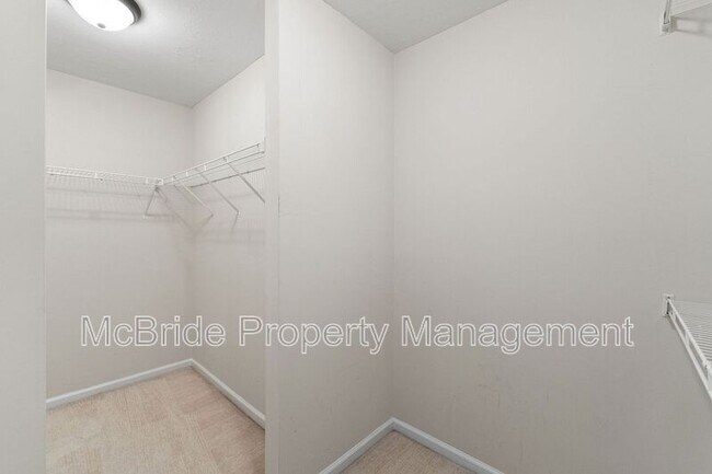 Building Photo - 429 Snead Way