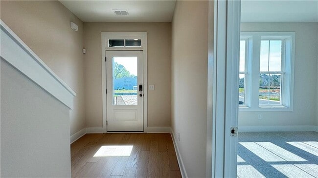 Building Photo - 2678 Evers Dr NE