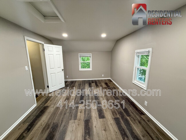 Building Photo - 5163 N 58th St
