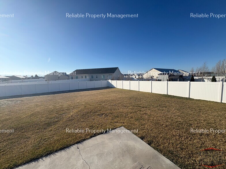 Building Photo - 3840 Slate Dr