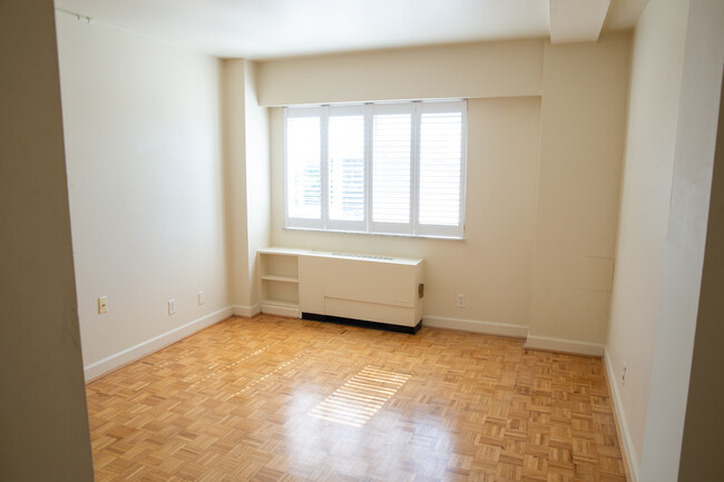 Unit #103 - Bedroom 2 - 1617 E Mcmillan St