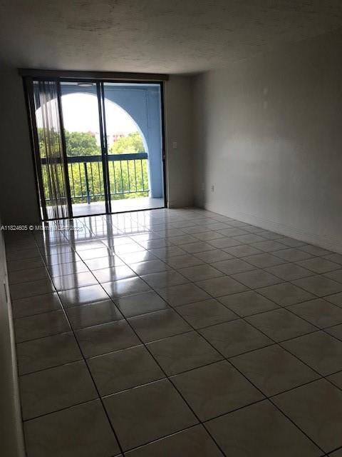 Building Photo - 9440 Fontainebleau Blvd