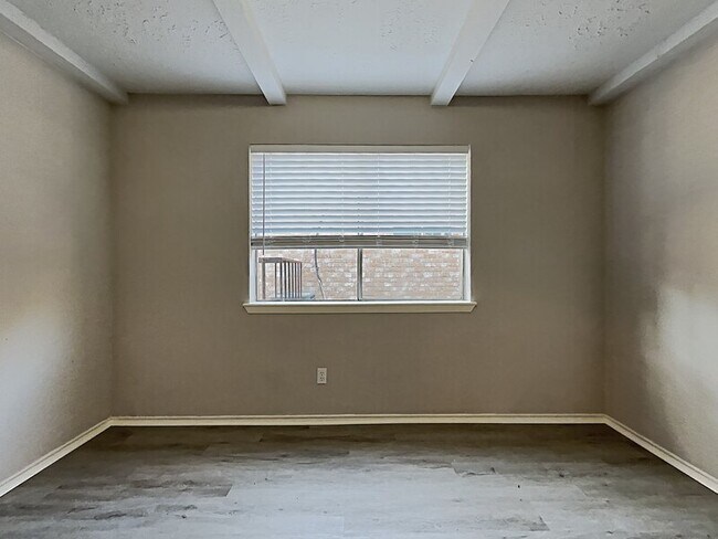 Building Photo - 23414 Cimber Ln