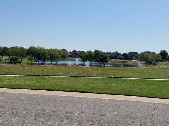 Building Photo - 3 bed plus office, Neighborhood amenities include a neighborhood pond, Pool and playground!