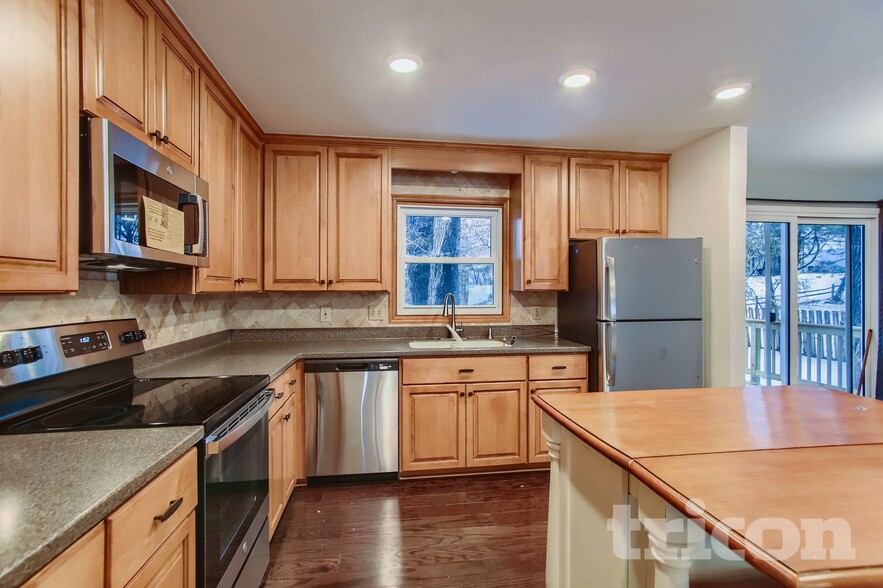 Building Photo - 412 Harold Dr