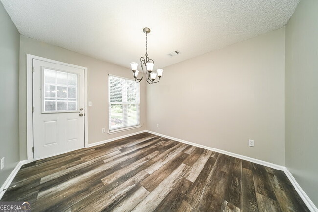 Building Photo - 213 Tyler Trace