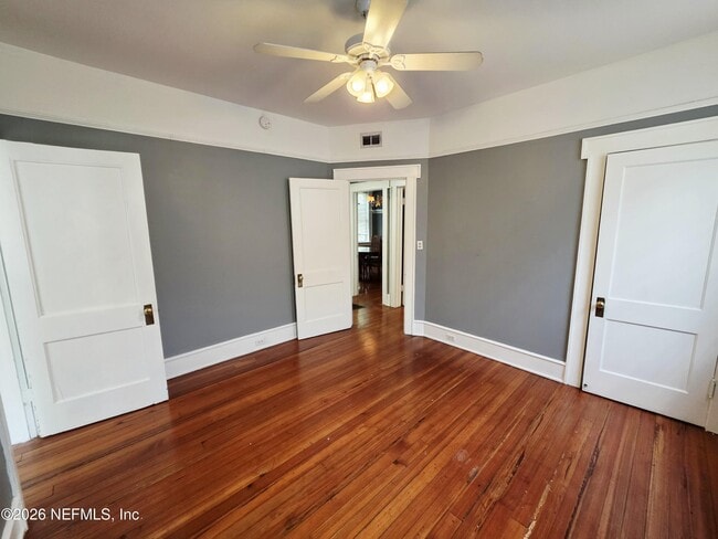 Building Photo - 146 W 6th St