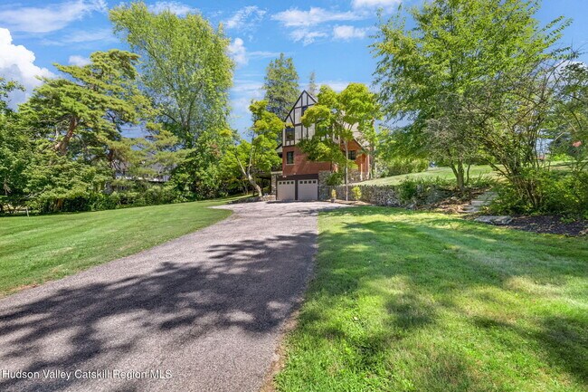 Building Photo - 11 Seaman Rd