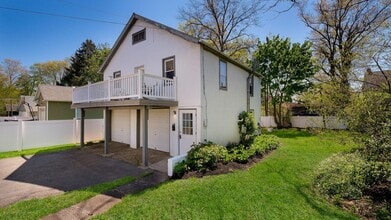 Building Photo - 18 Mercer Ave