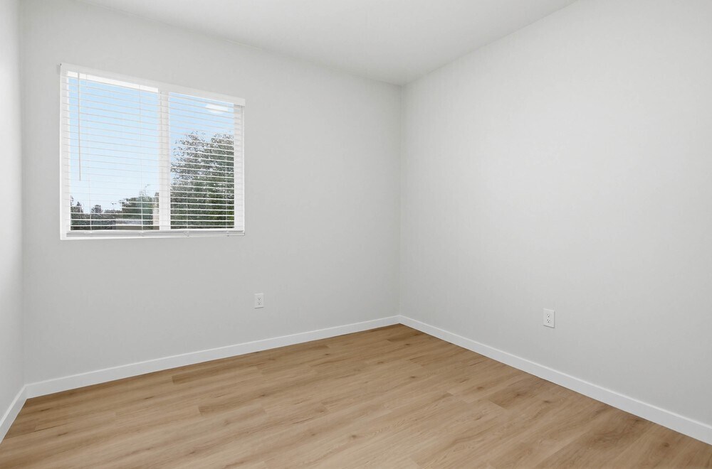 Building Photo - 8120 Melrose Ln