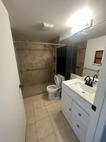 Building Photo - 33 Waiaka Ln