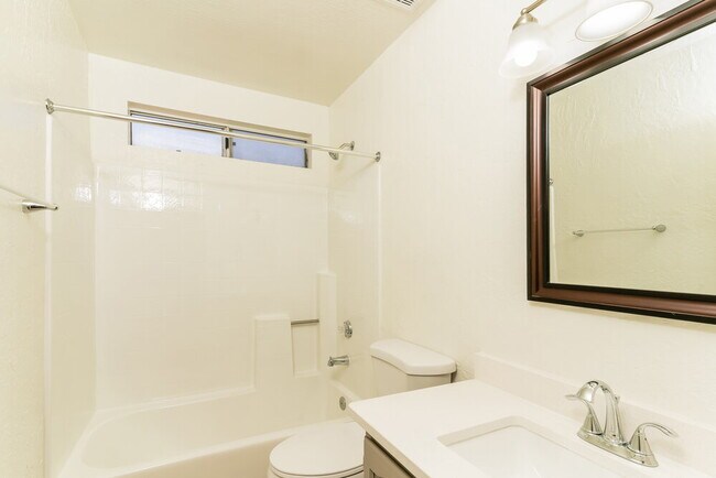 Building Photo - 7580 W San Miguel Ave