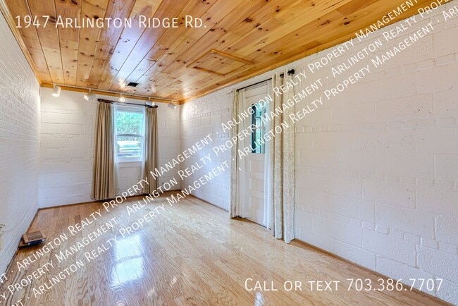 Building Photo - 1947 S Arlington Ridge Rd