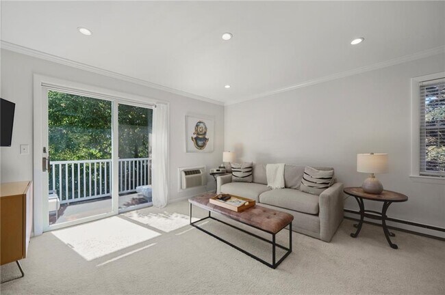 Building Photo - 364 Bellevue Ave