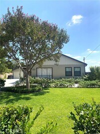 Building Photo - 502 E Bonita Ave
