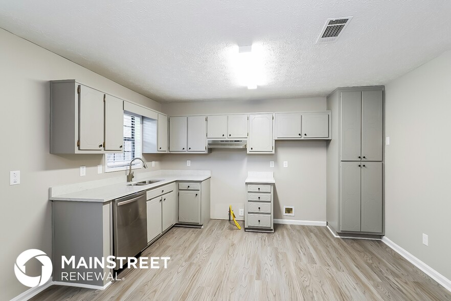 Building Photo - 4218 Falcon Crest Dr
