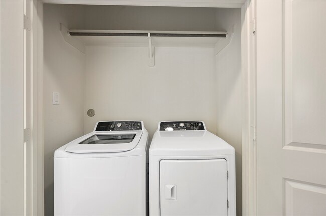 Building Photo - 9448 Kerrwood Ln