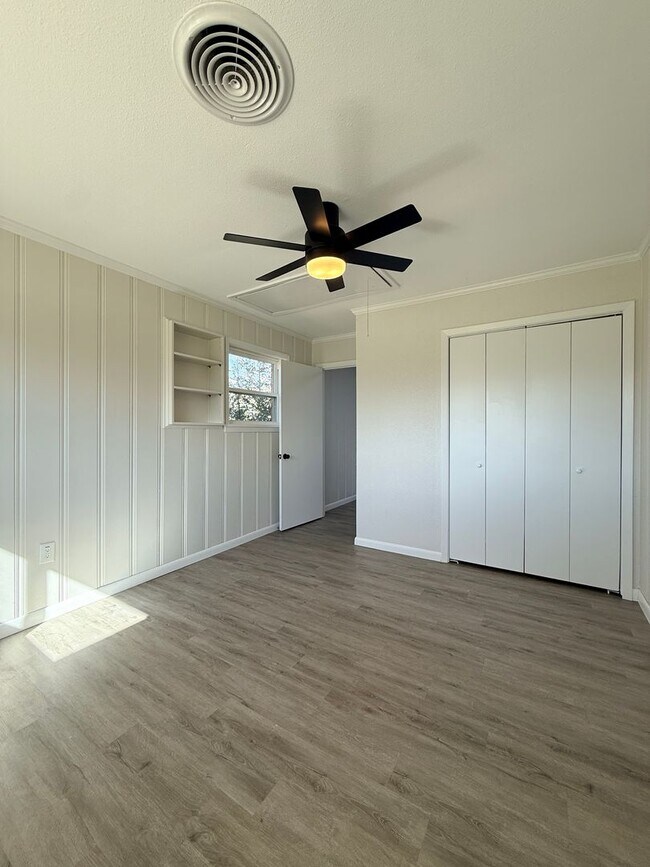 Building Photo - Bright & Clean 3 Bedroom 2 Bath