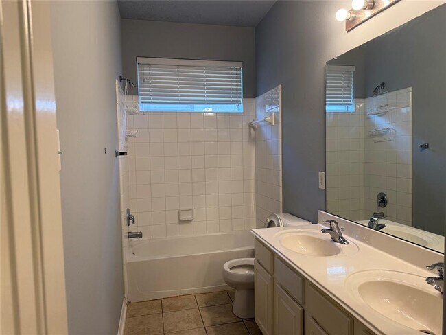 Building Photo - 7307 Slippery Elm Ln