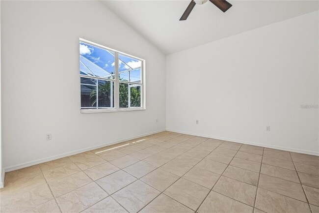 Building Photo - 520 Hollinghead Loop