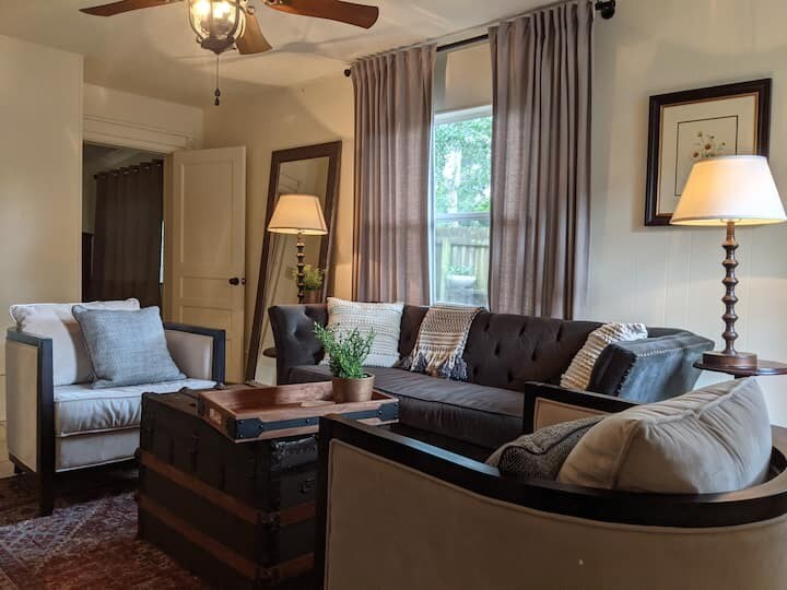 Building Photo - 606 E Minnesota Ave