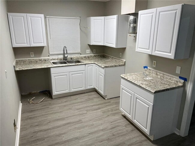 Building Photo - 2716 Spenola St