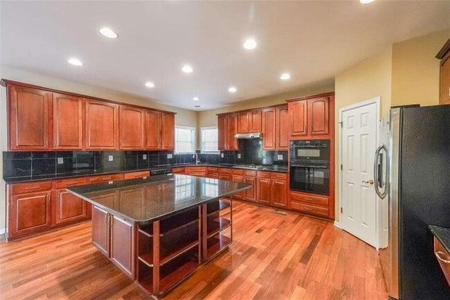 Building Photo - 1128 Southland Bluff