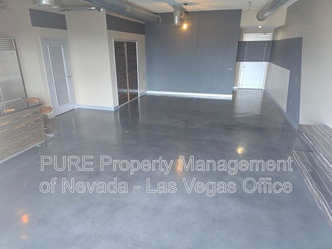 Building Photo - 200 Hoover Ave