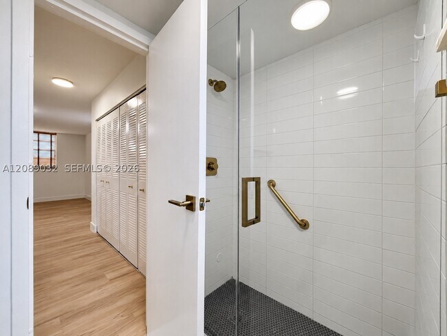 Building Photo - 14150 SW 84th St