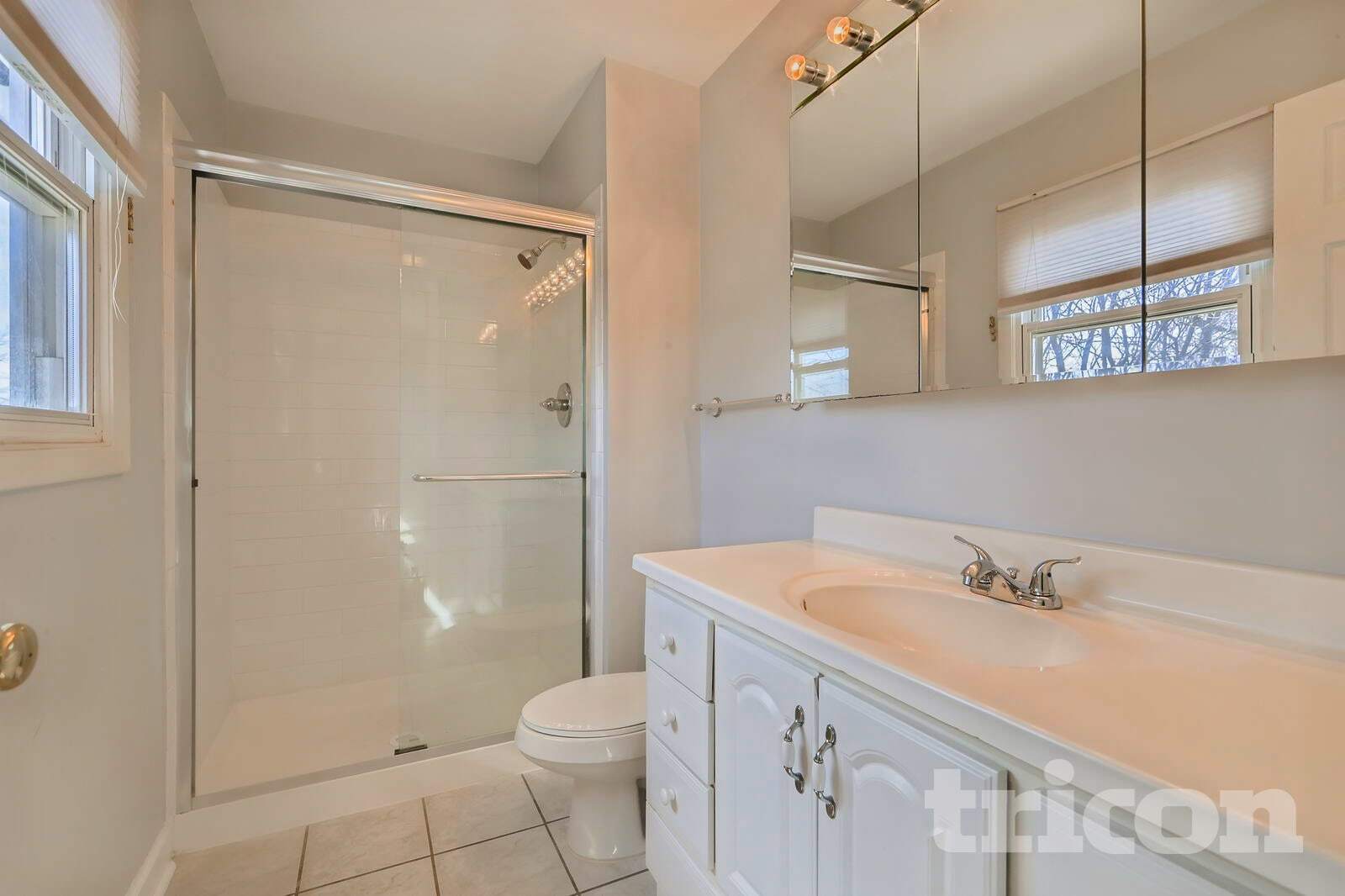 Building Photo - 2453 Crescent Ln S