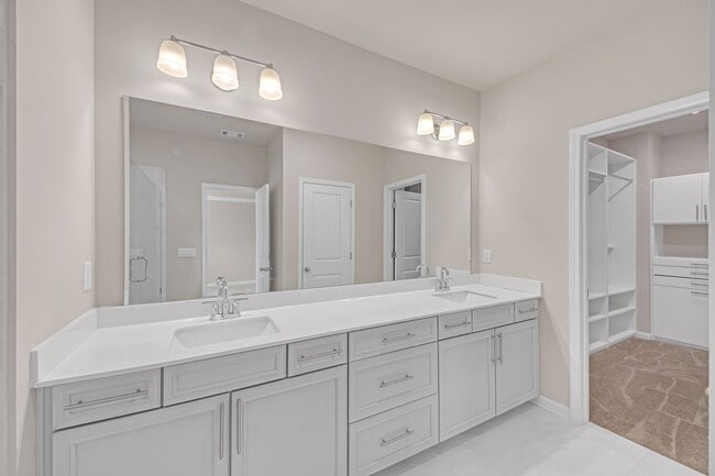 Building Photo - Chic Atlanta Area Townhome