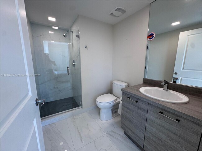 Building Photo - 400 Sunny Isles Blvd
