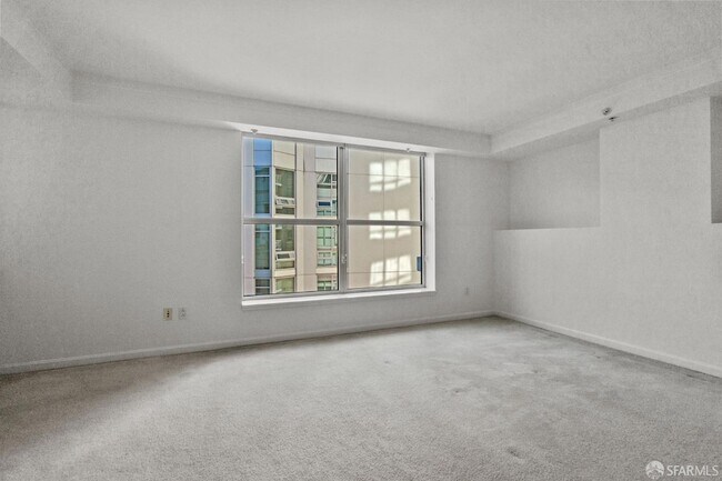Building Photo - 400 Beale St
