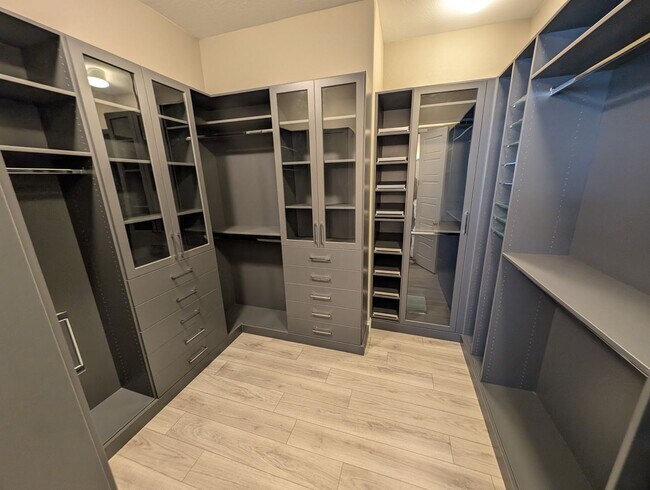 Building Photo - 4535 Herbert River Ave