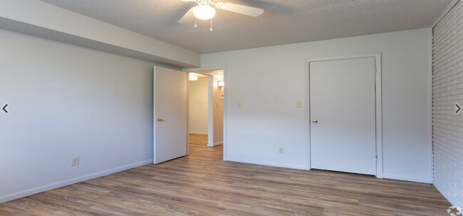 Building Photo - Renovated Apartment- Great OKC Location