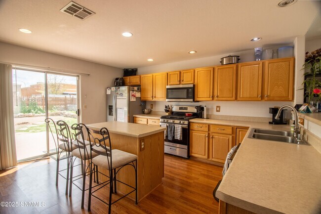 Building Photo - 3913 Pearl Ct