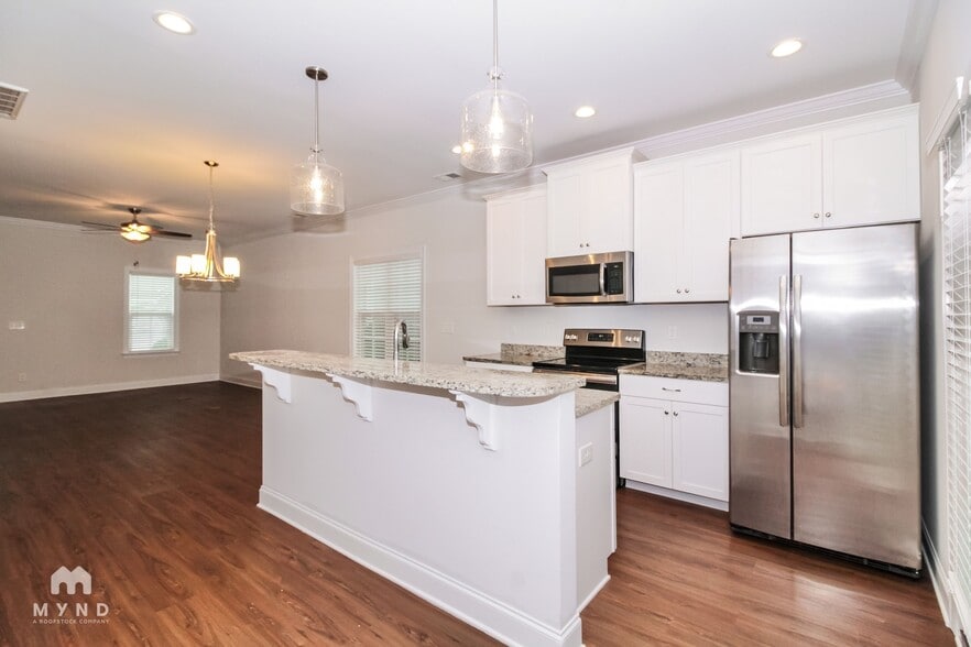 Building Photo - 3024 Stirling Dr