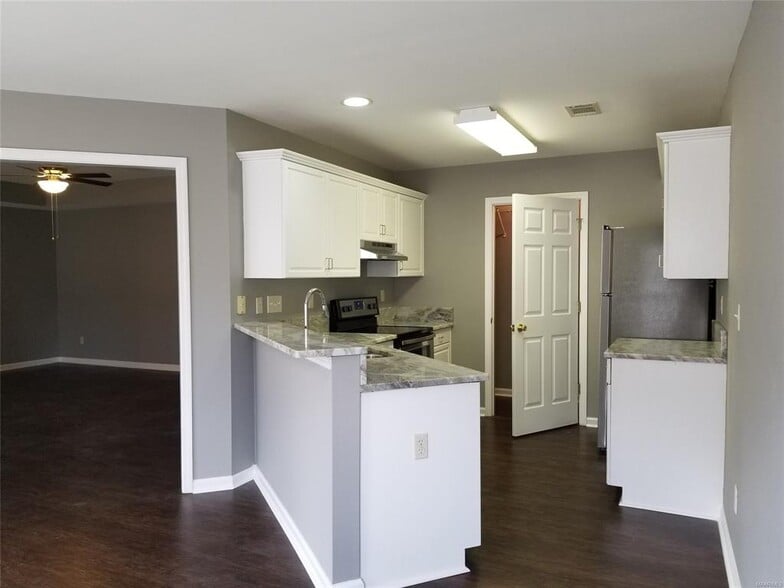 Building Photo - 2621 Beard Ct